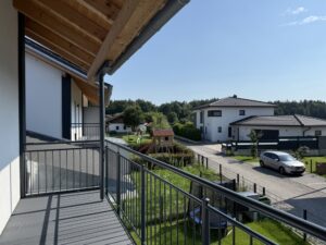 Hochburg-Ach / Holzgassen - Ihr neuer (T)raum für Familie, Freunde und Ideen auf ca 140 m².
Garten - Terrasse - Garage - PV Anlage