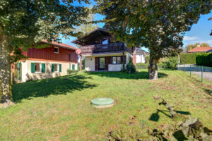 Moosdorf - Einfamilienhaus mit Carport & Ferienhaus auf schönem Grundstück.