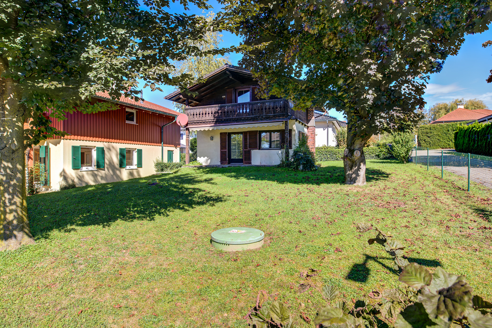 Moosdorf - Einfamilienhaus mit Carport & Ferienhaus auf schönem Grundstück.