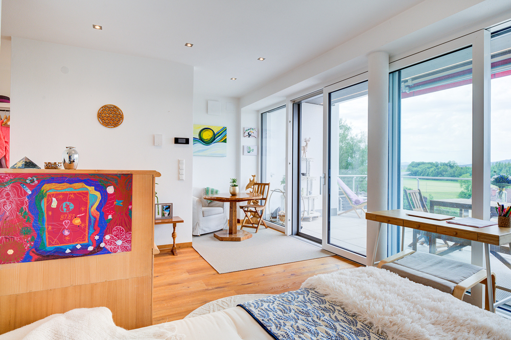 Friedburg - Zauberhafte 2-Zimmer Wohnung mit herrlichem Ausblick - Garten - Carport - Stellplatz.
