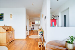 Friedburg - Zauberhafte 2-Zimmer Wohnung mit herrlichem Ausblick - Garten - Carport - Stellplatz.